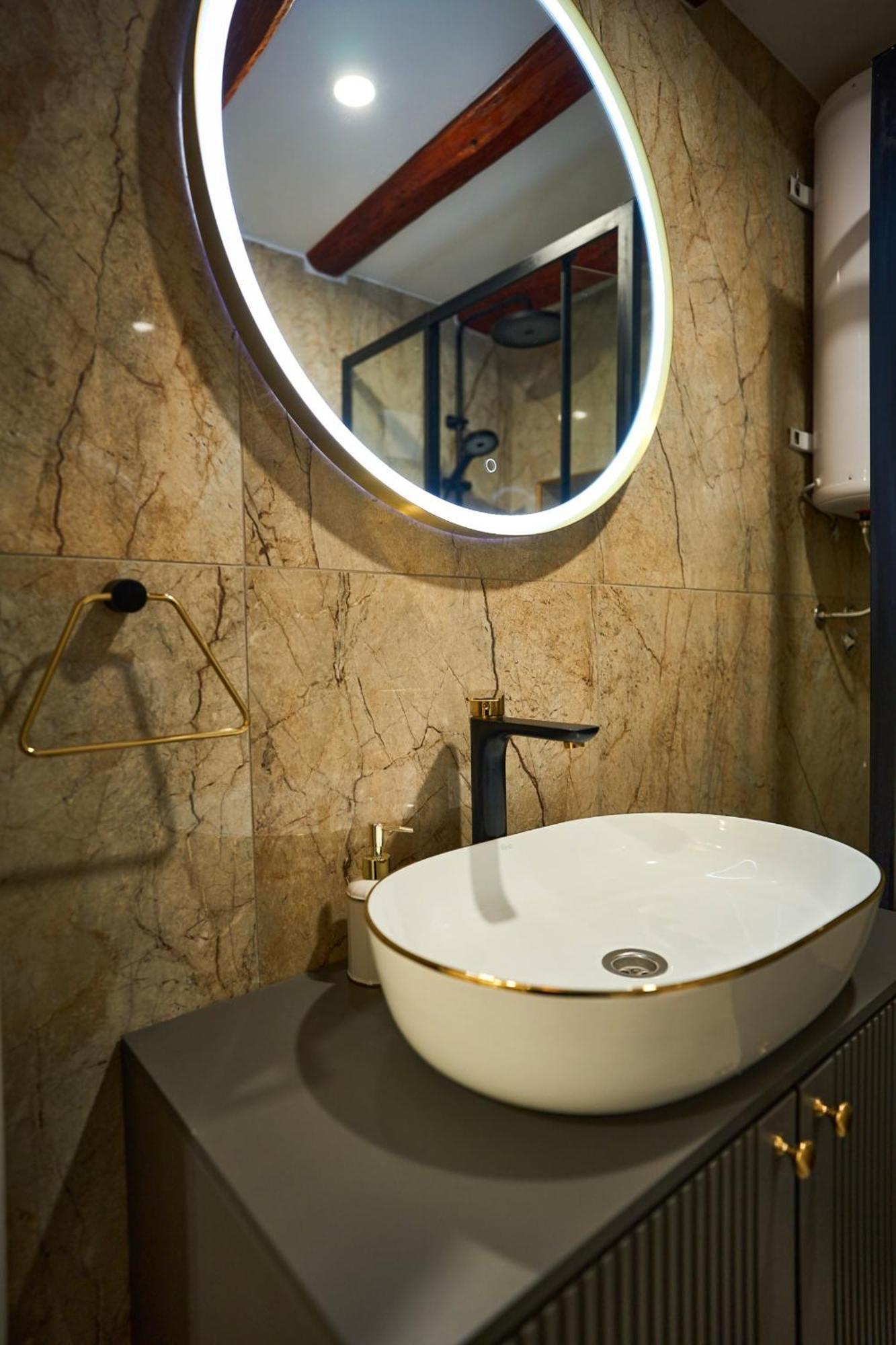 Bernard Deluxe Renovated Peaceful Old Town Gem Split Exterior foto